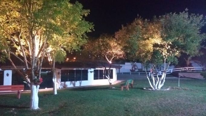 Empresas unem forças e doam iluminação dos jardins ao Lar da Velhice, em Caxias do Sul